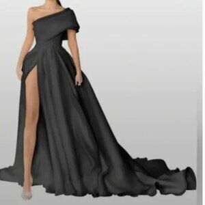 Black Chic A-Line Lace Wedding Dress with One-Shoulder Design and Side Slit